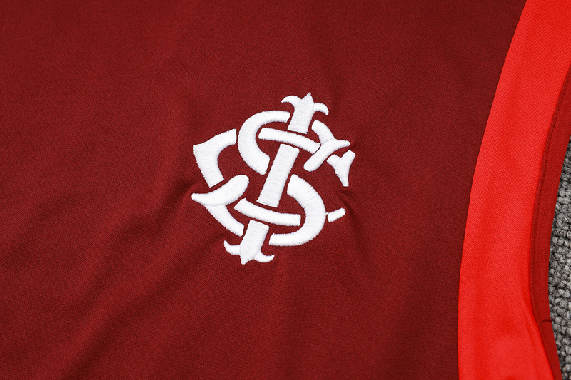 24/25 Internacional Red Training Set Shirt and Shorts