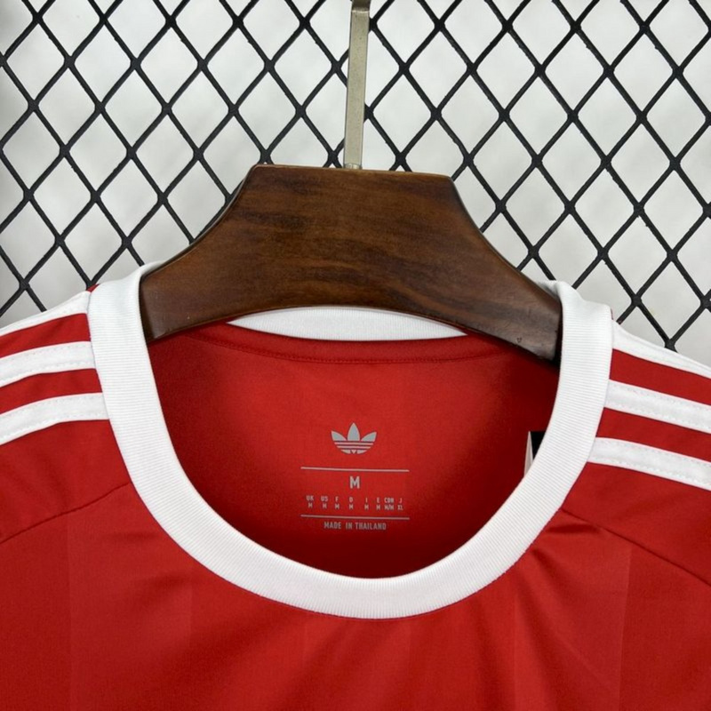 2025/26 Bayern Munich Goalkeeper Red Jersey Fan Version
