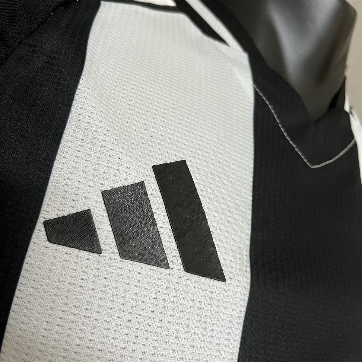 24/25 Newcastle United Home Jersey Player Version
