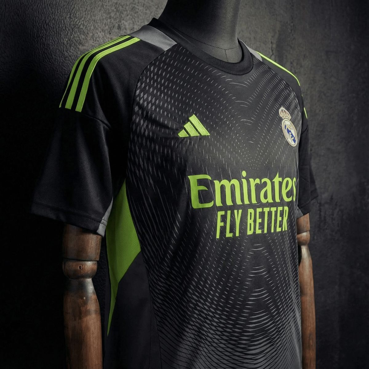 2025/26 Real Madrid Goalkeeper Grey jersey Fan version