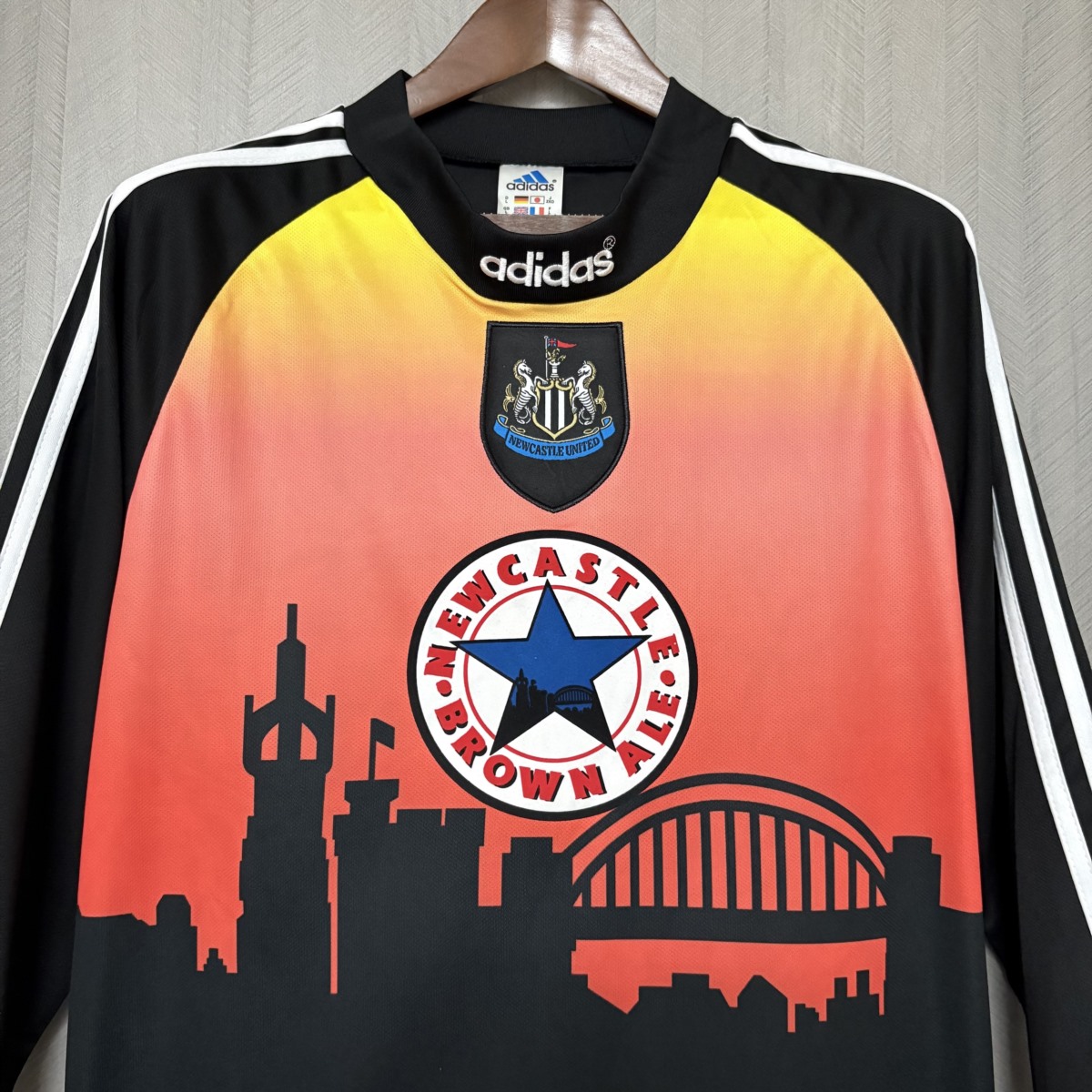 Retro Newcastle United 1996/97 Long Sleeve Goalkeeper jersey Fan Version