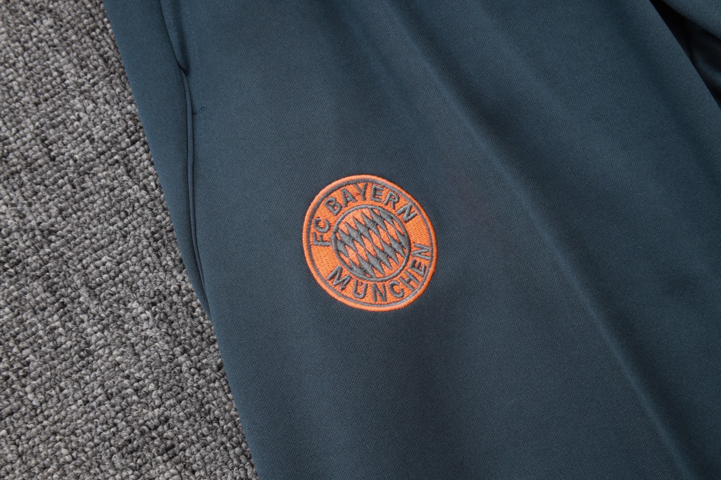 2025/26 Bayern Munich dark gray Jacket Training Suit Set Football Team Shirt Sports Fashion