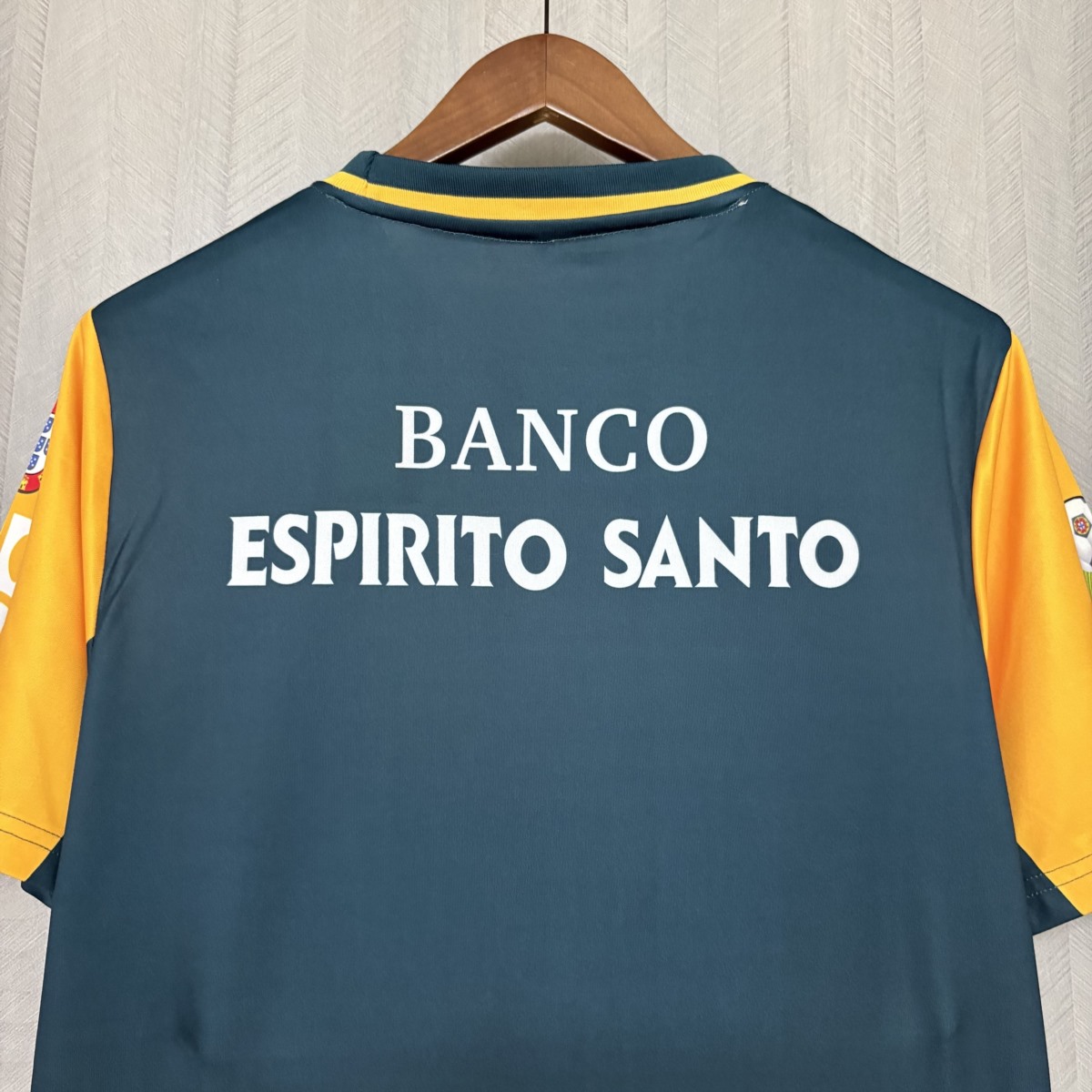 Retro Sporting Lisbon 2002/03 Training jersey Fan Version