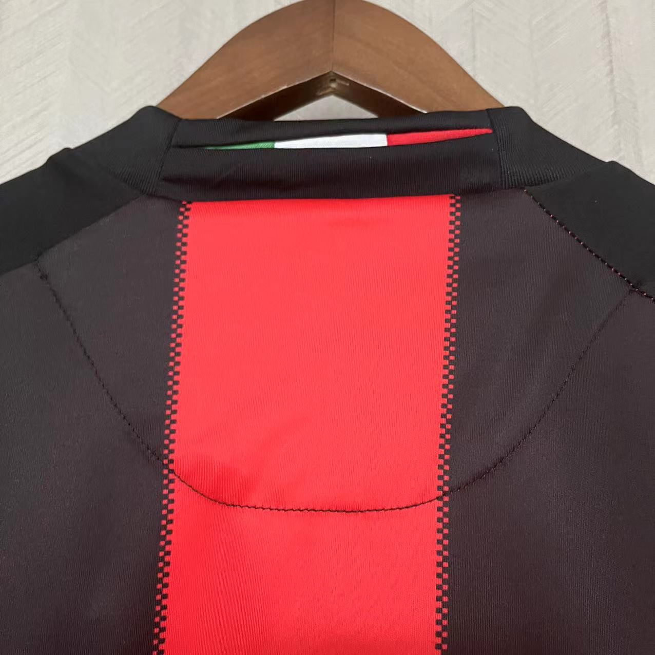 Retro AC Milan 2010/11 Home jersey Fan Version