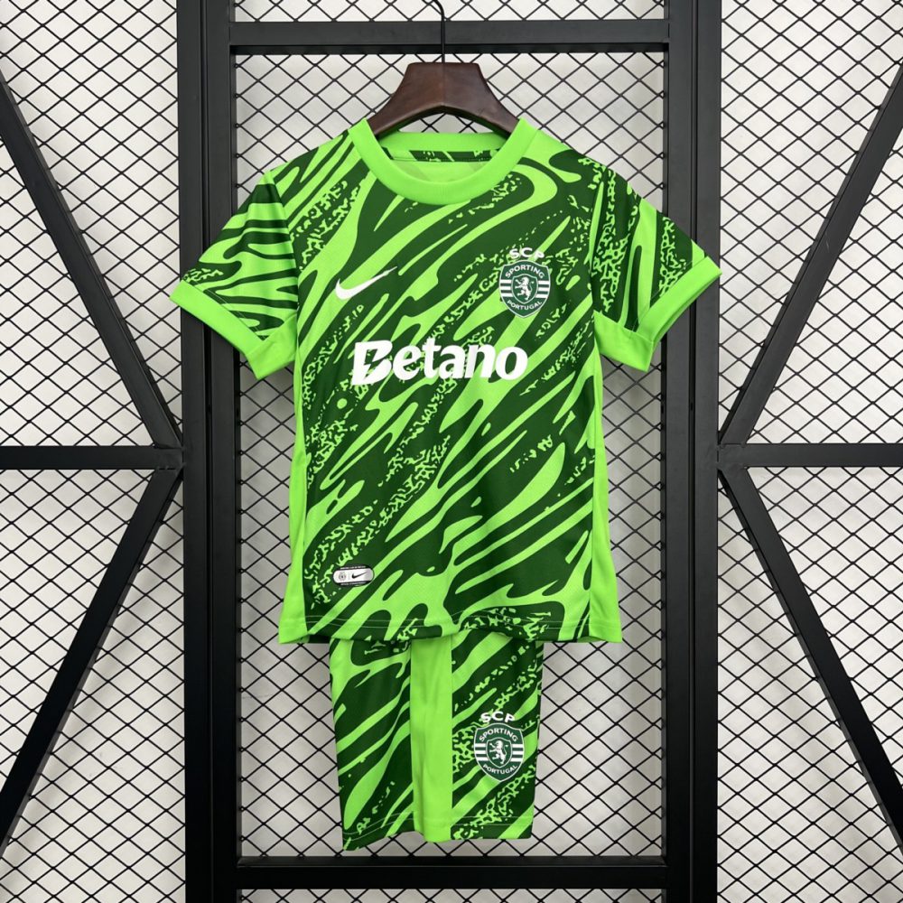 2025/26 Sporting Lisbon Goalkeeper Green jersey kids Kits size: 16-28