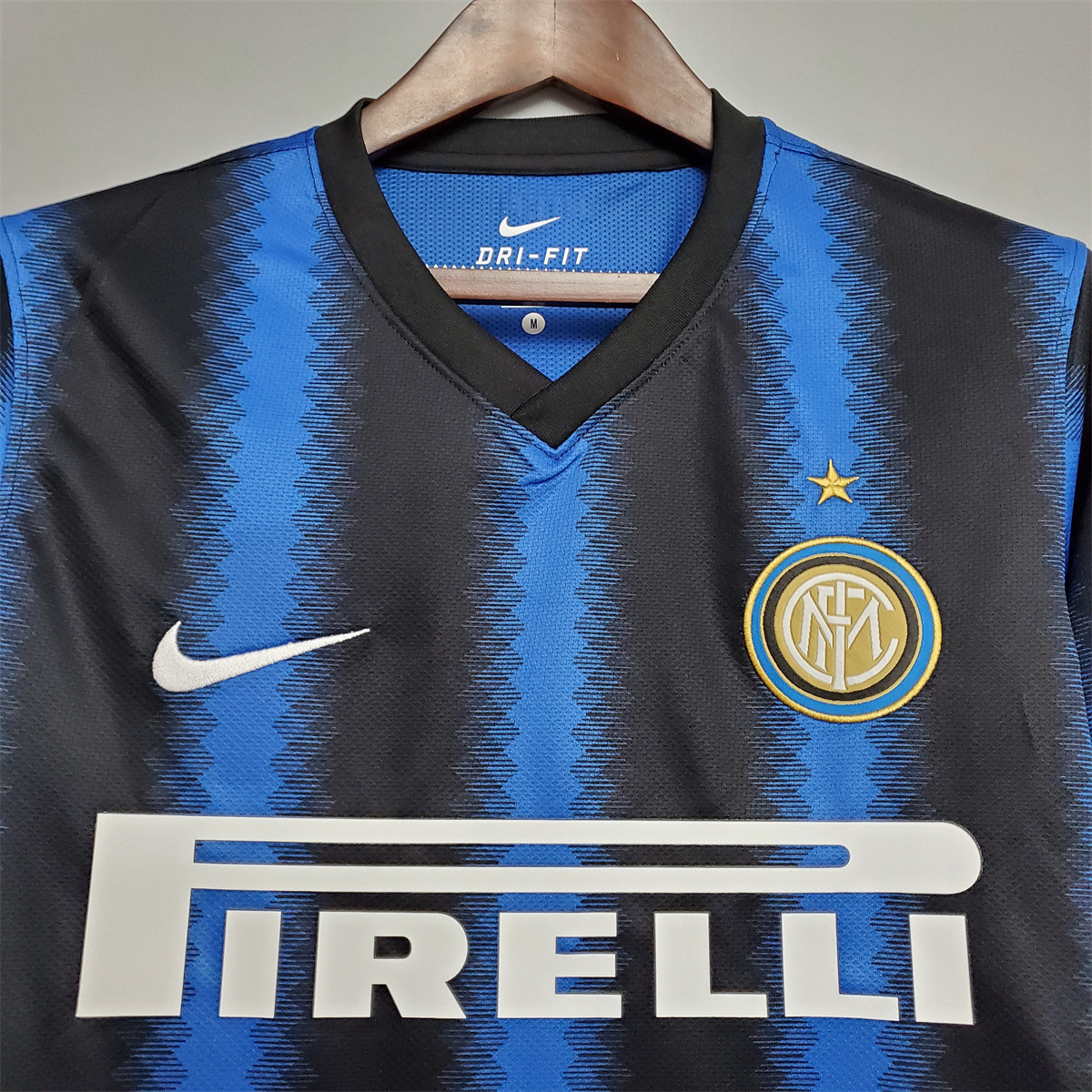 Retro Inter Milan 10/11 long-sleeved home jersey Fan Version