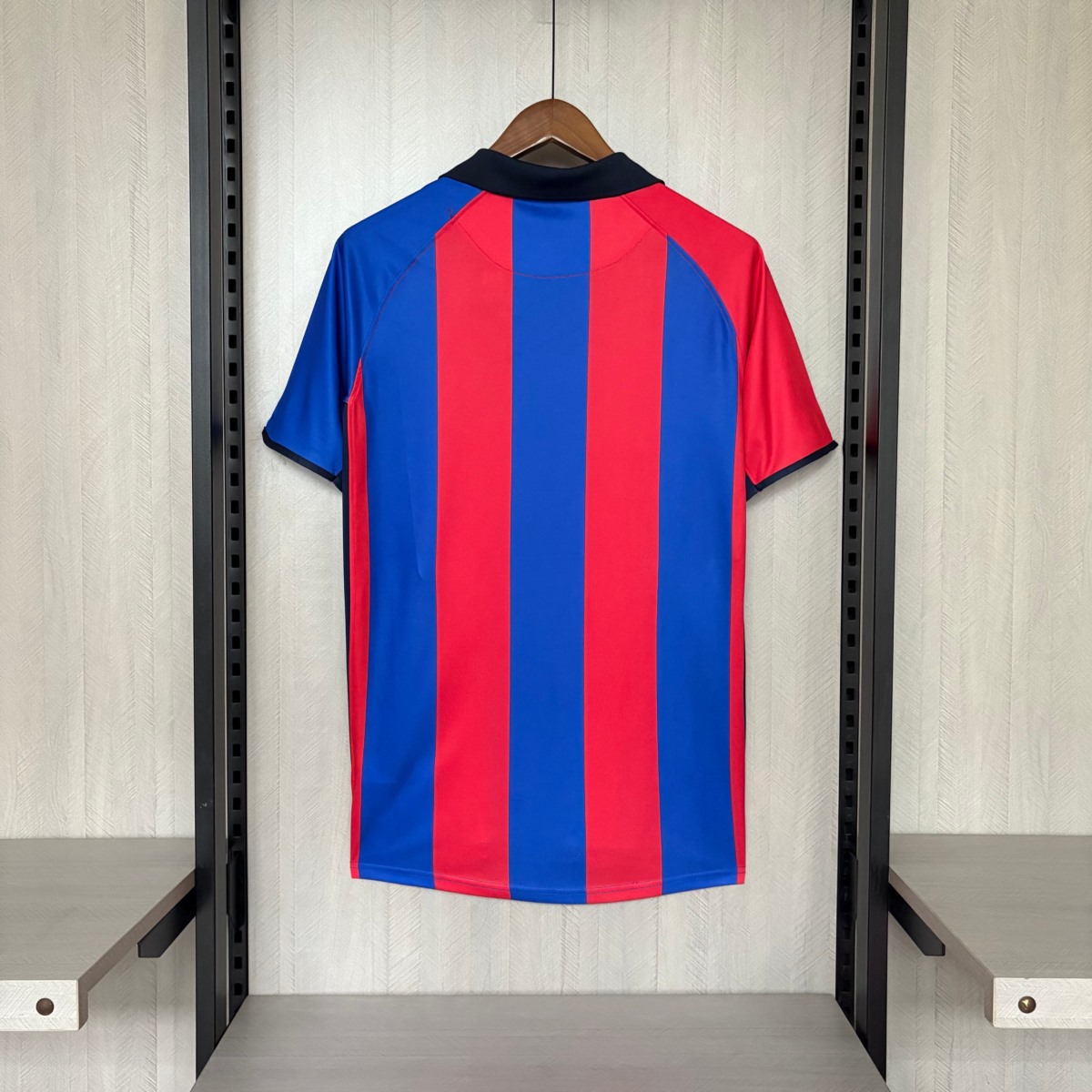 Retro Barcelona 01/02 Home jersey Fan Version