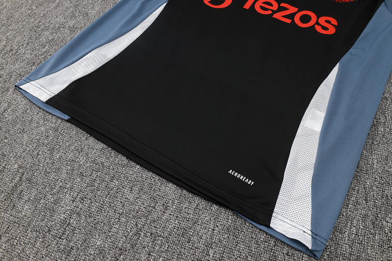 24/25 Manchester United Black Training Set Shirt and Shorts
