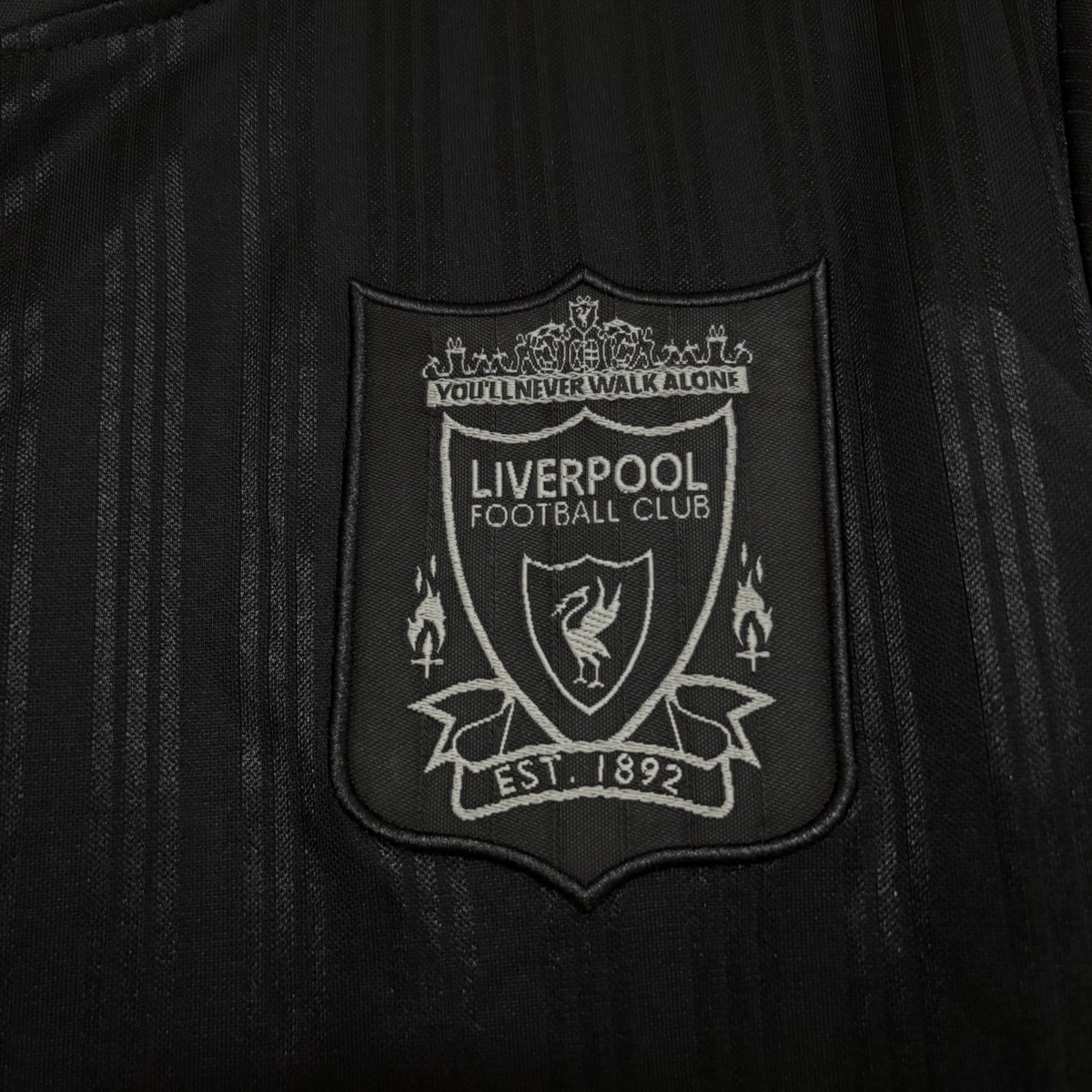 Retro Liverpool 1995 Black jersey Fan Version