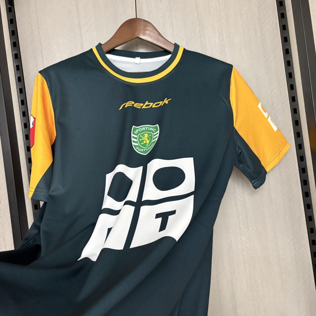 Retro Sporting Lisbon 2002/03 Training jersey Fan Version