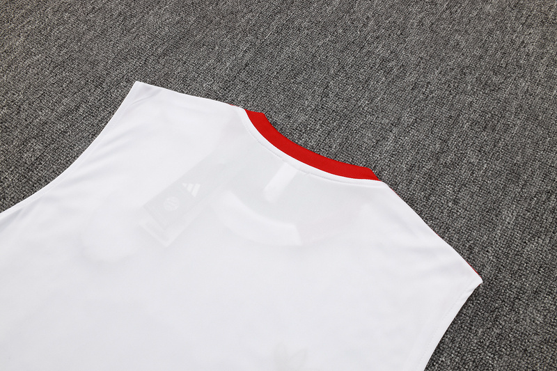 2025/26 Bayern Munich White Training Set Shirt and Shorts