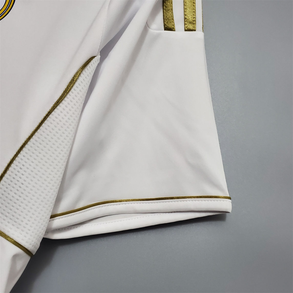 Retro Real Madrid 11/12 home jersey Fan Version