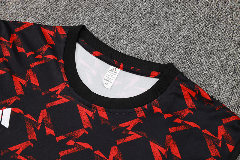 24/25 Manchester United Black red Training Set Shirt and Shorts