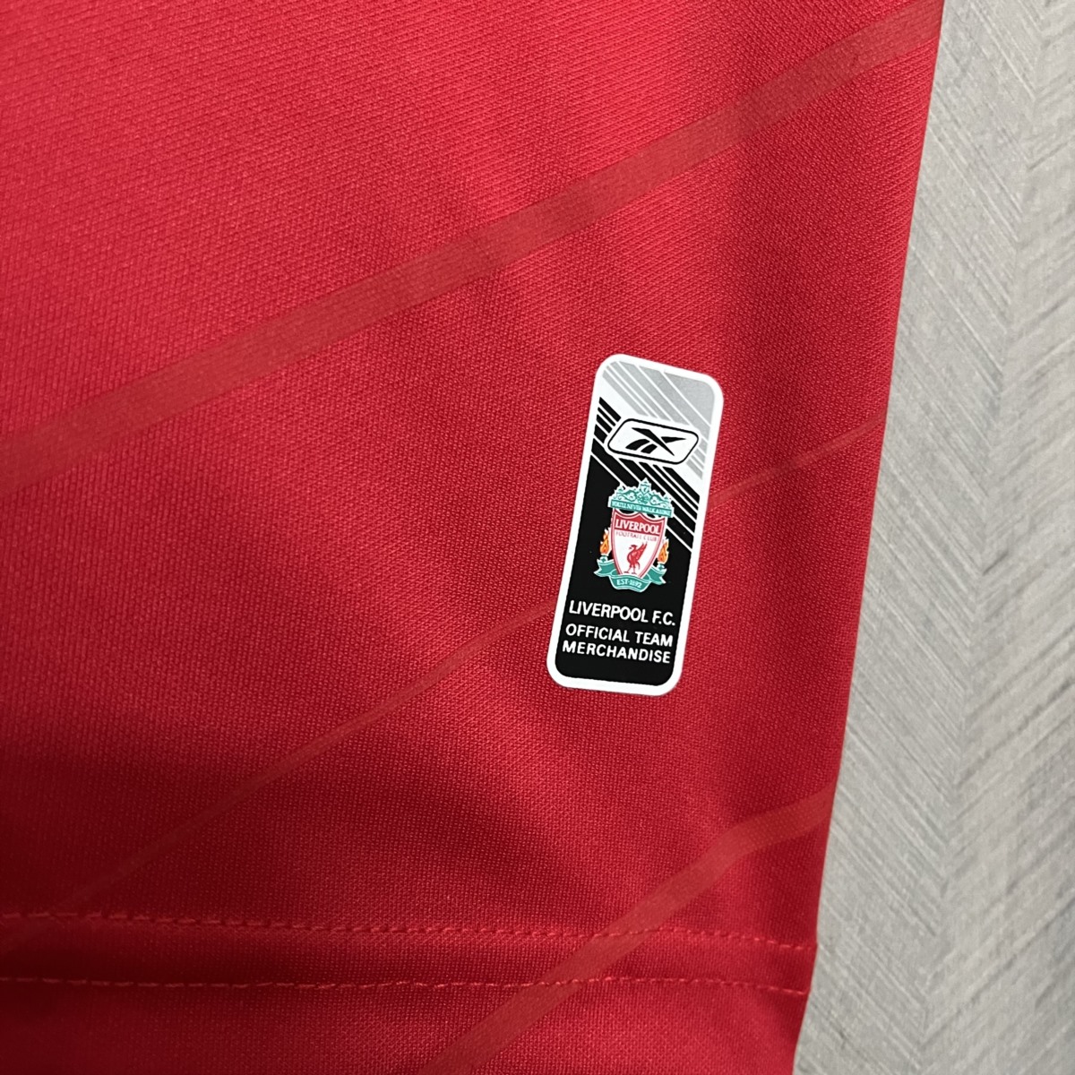 Retro Liverpool 2005/06 Home jersey Fan Version