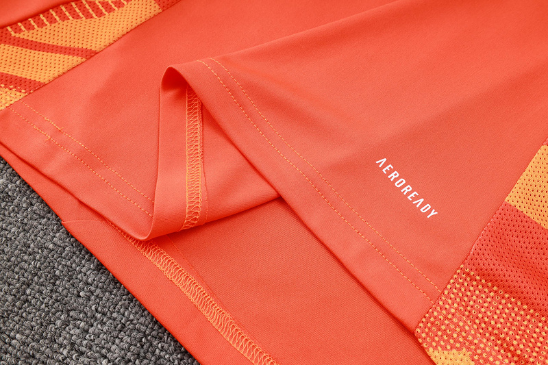 24/25 Manchester United Orange Training Set Shirt and Shorts