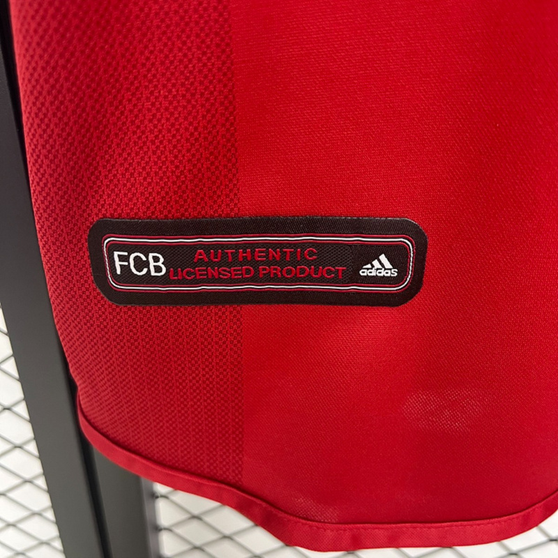 Retro Bayern Munich 01/02 Home jersey Fan Version