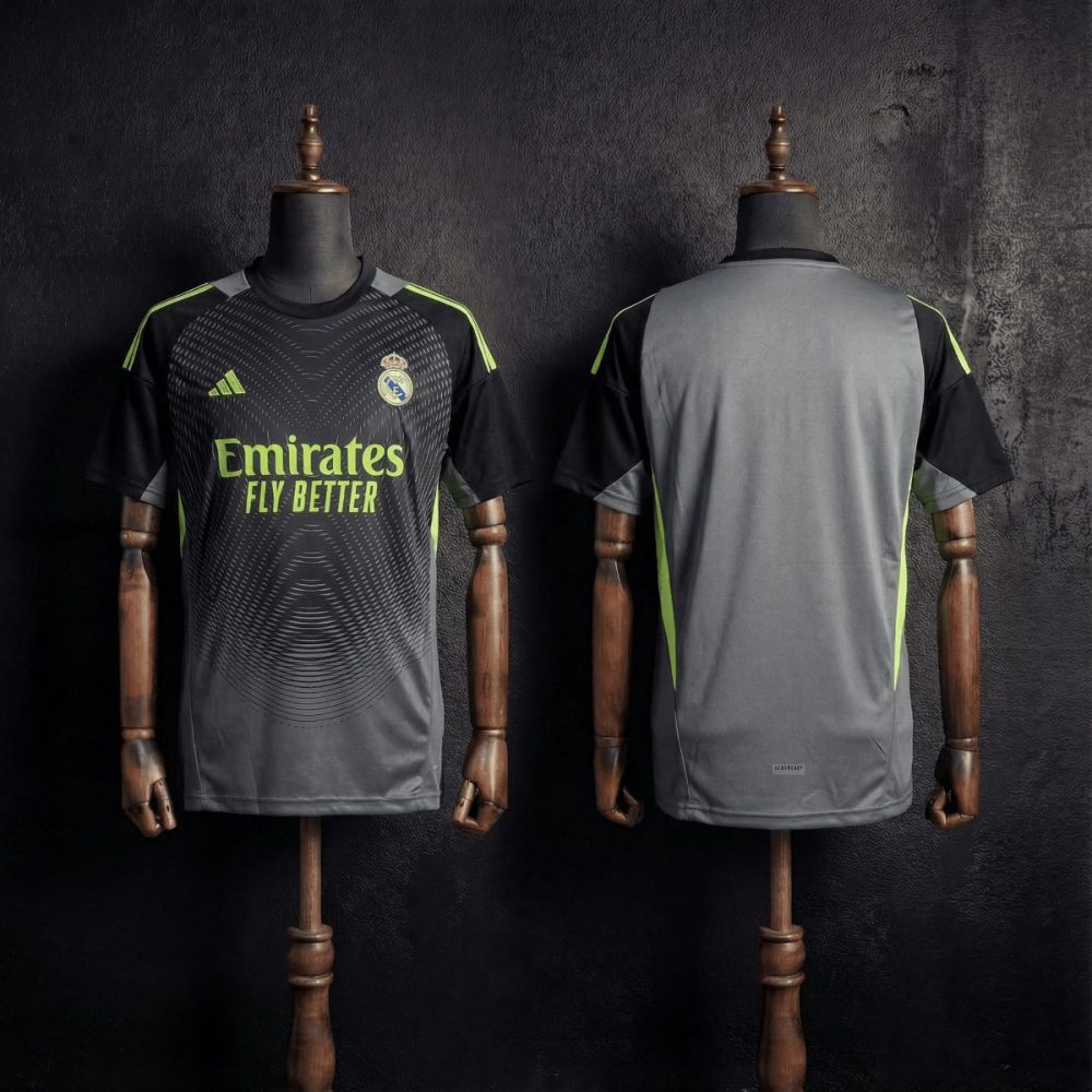 2025/26 Real Madrid Goalkeeper Grey jersey Fan version
