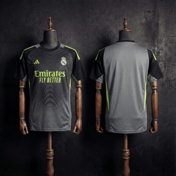 2025/26 Real Madrid Goalkeeper Grey jersey Fan version