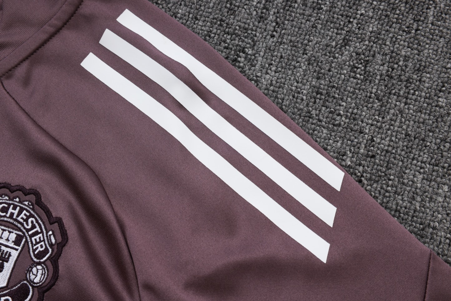 202526 Manchester United grayish purple Long-sleeved half-pull training kit Football team kit