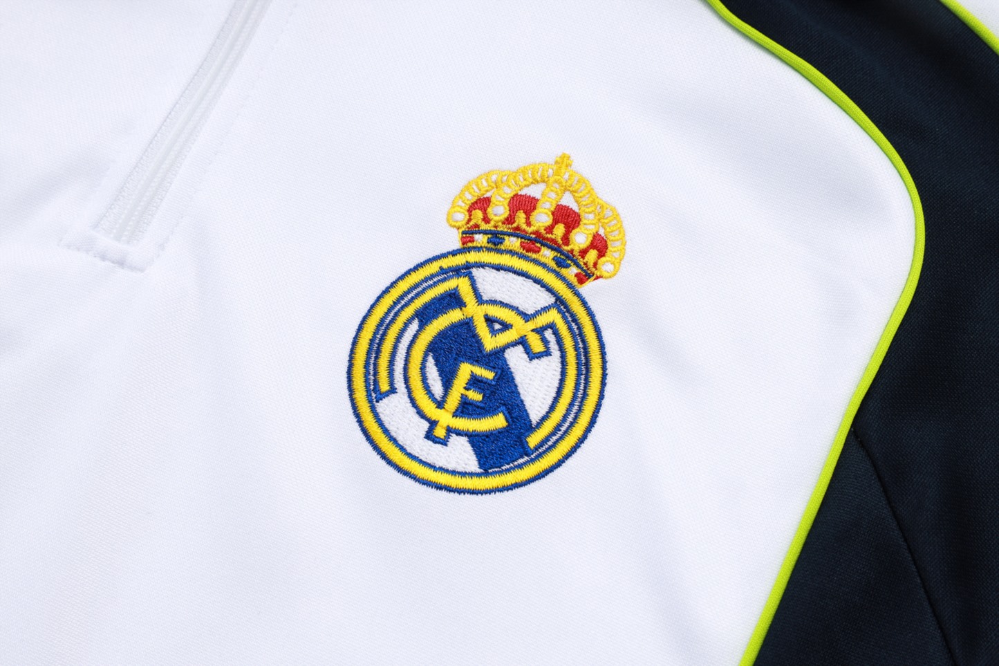 202526 Real Madrid white Long-sleeved half-pull training kit Football team kit