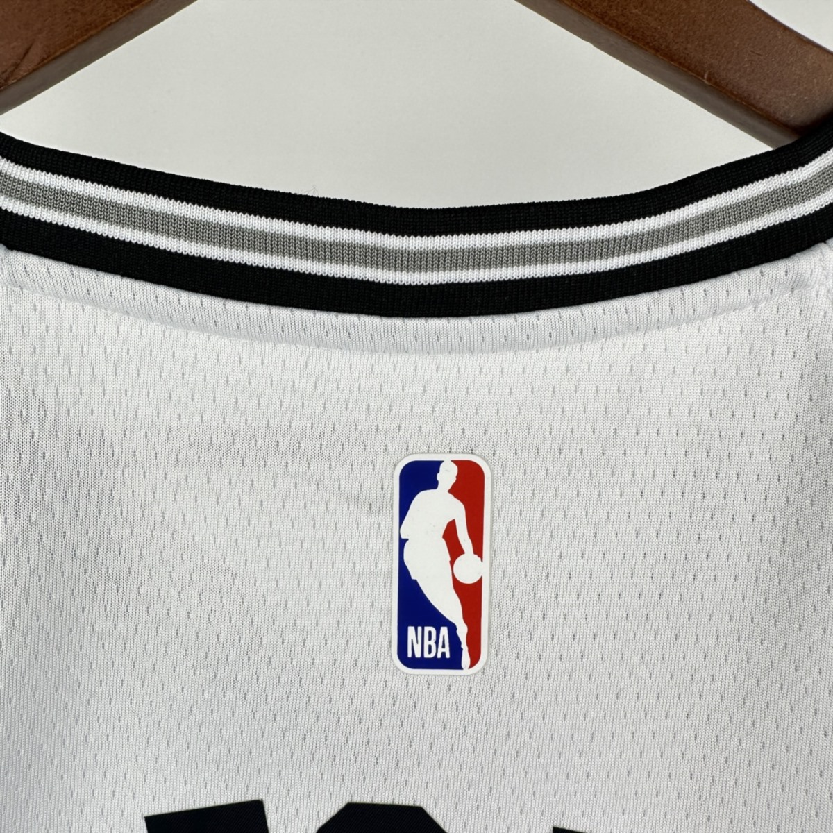 NBA San Antonio Spurs WEMBANYAMA#1 2022/23 White Icon Edition Swingman Jersey S-XXL
