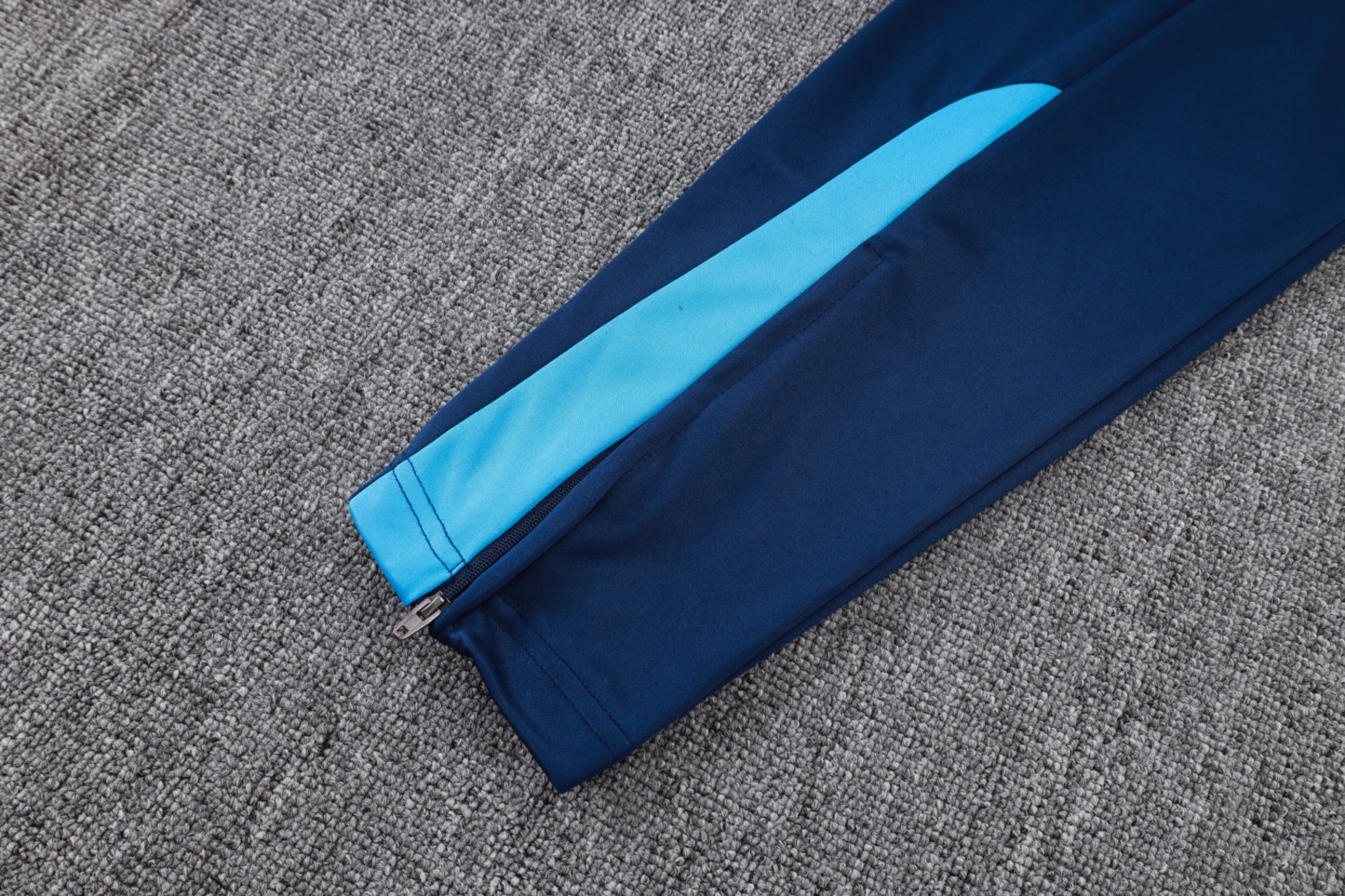 202526 Gremio cyan Long-sleeved half-pull training kit Football team kit