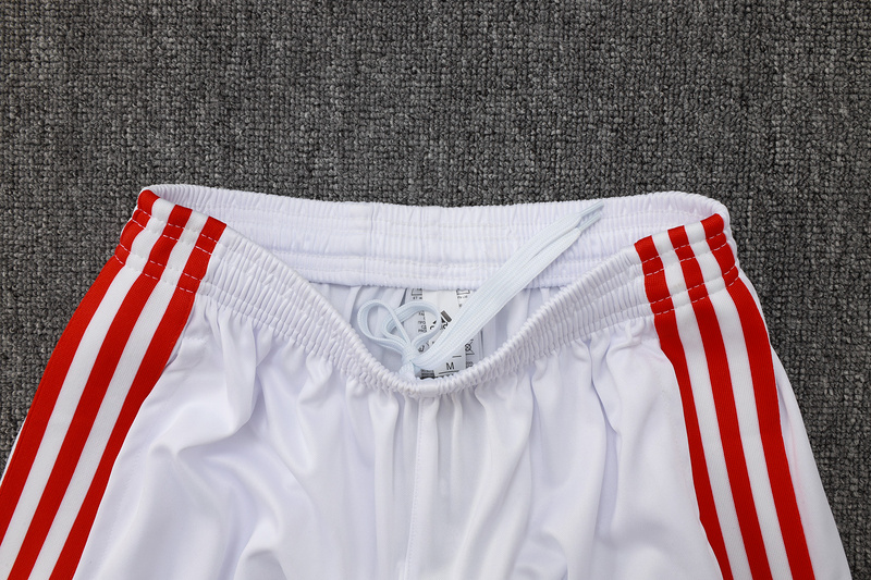 202526 Bayern Munich White Long-sleeved half-pull training kit Football team kit