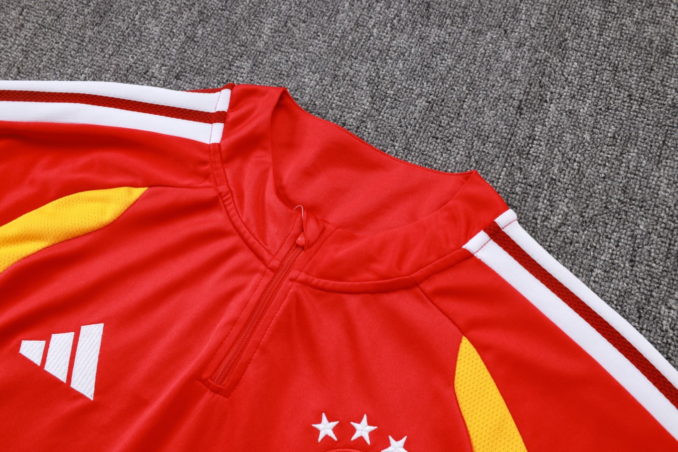 2026 Germany Red Long-sleeved half-pull training kit
