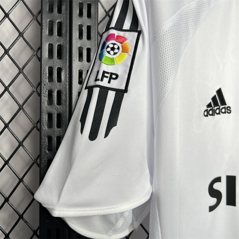 Retro Real Madrid 2005/06 Home jersey Fan Version