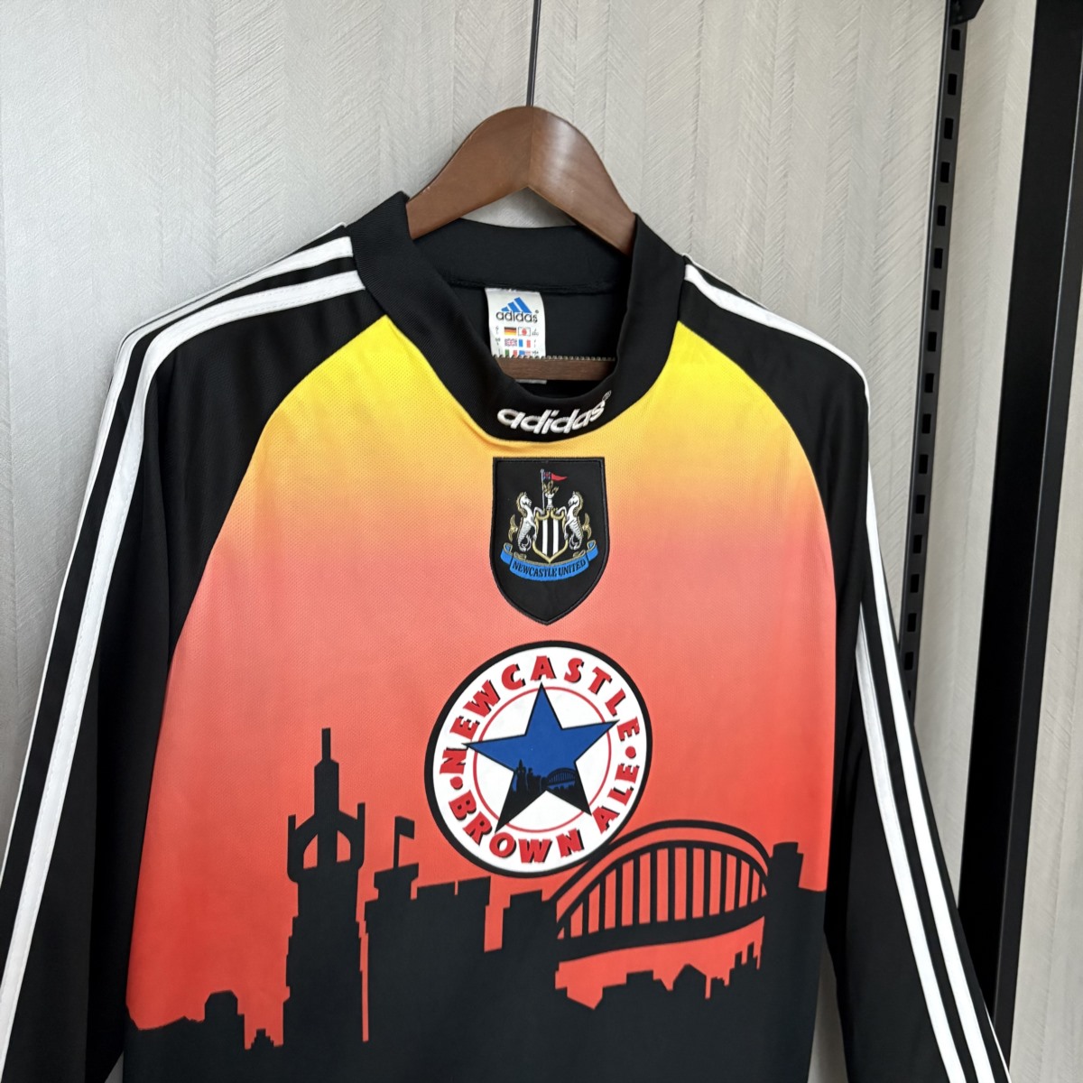 Retro Newcastle United 1996/97 Long Sleeve Goalkeeper jersey Fan Version