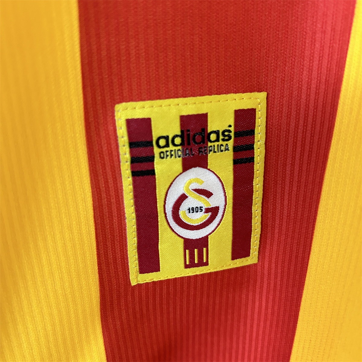 Retro Galatasaray 99/00 home jersey Fan Version