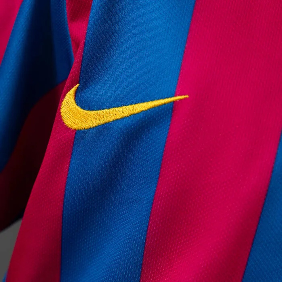 Retro Barcelona 2005/06 Home Kid Kits