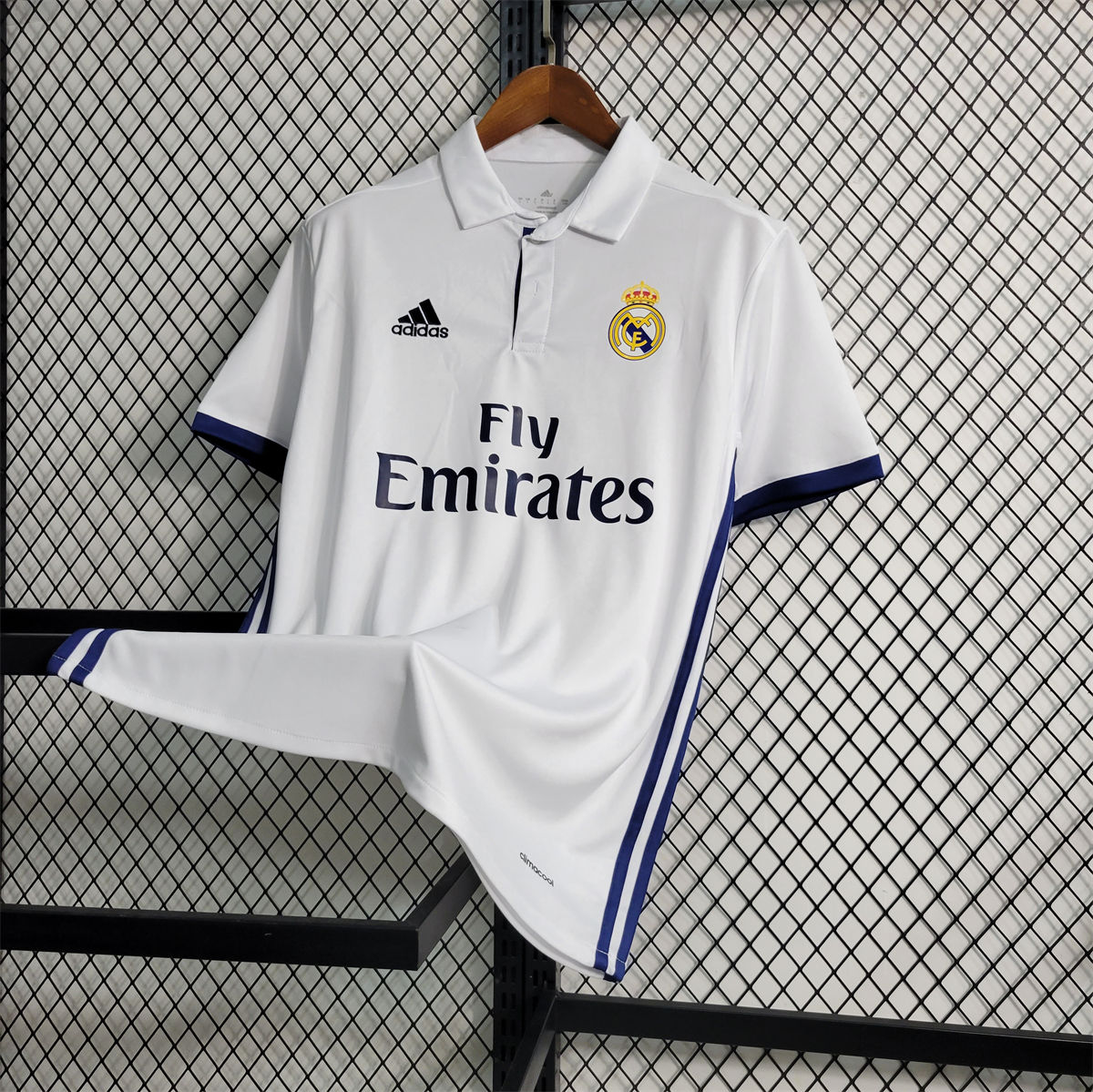 Retro Real Madrid 16/17 Home jersey Fan Version