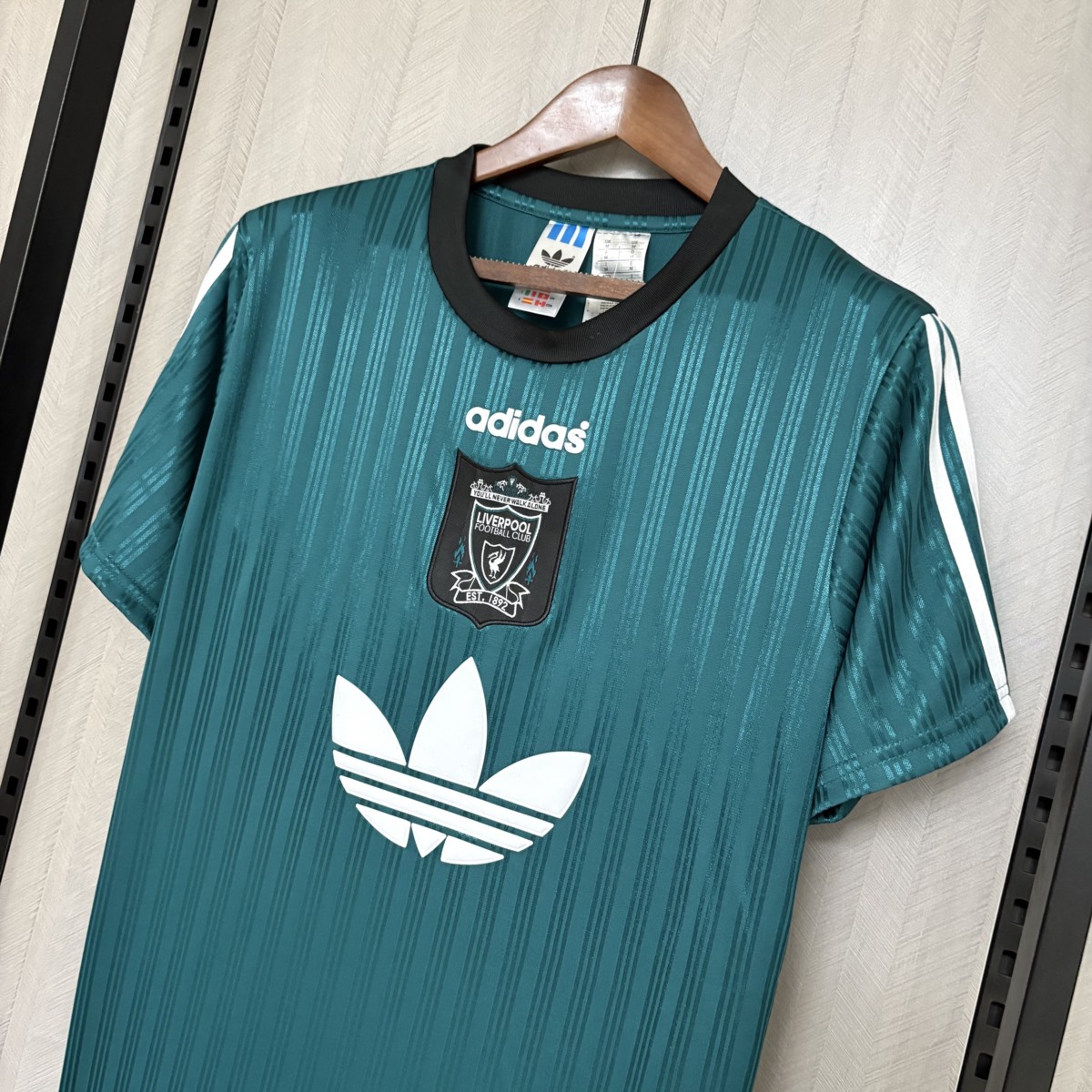 Retro Liverpool 1995/96 Special Edition Green jersey Fan Version