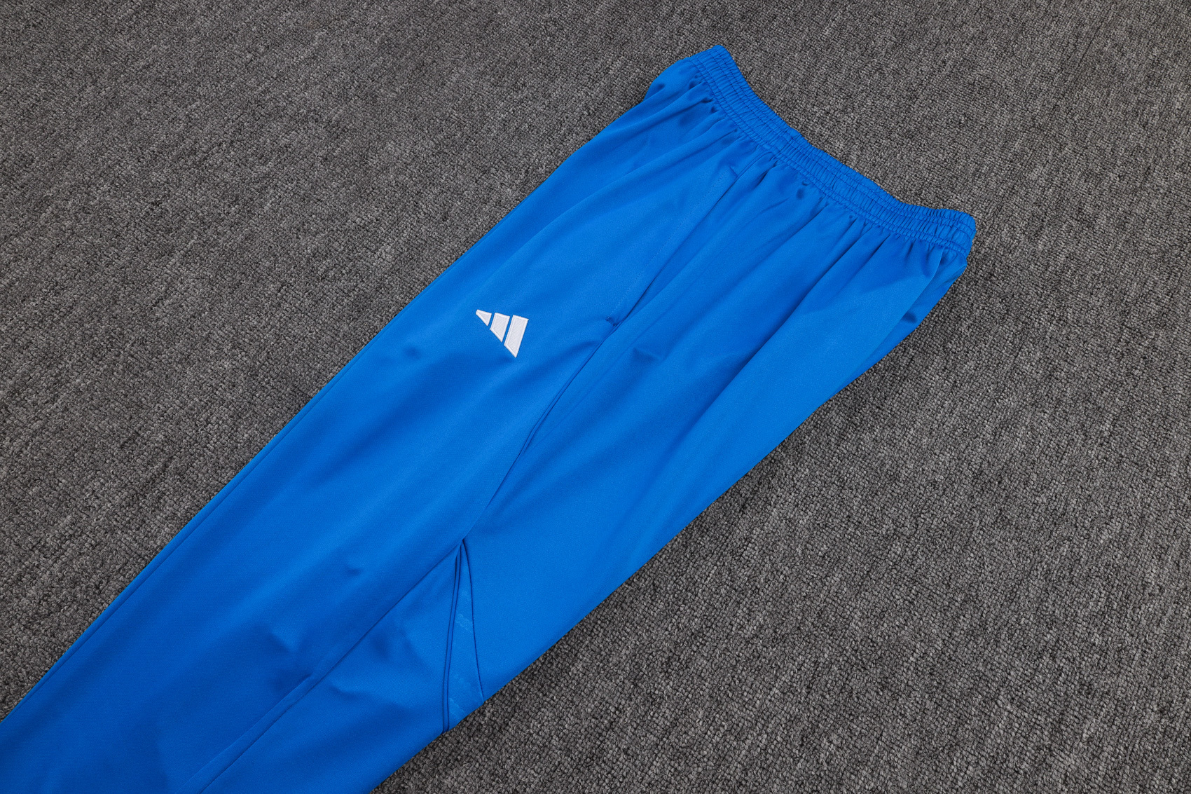 202526 Real Madrid white-blue Long-sleeved half-pull training kit Football team kit