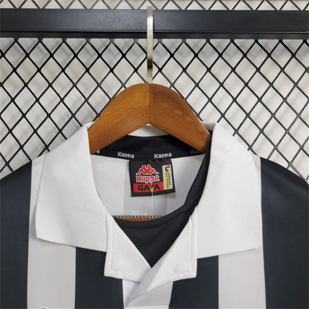 Retro Juventus 1998/99 Home  jersey Fan Version