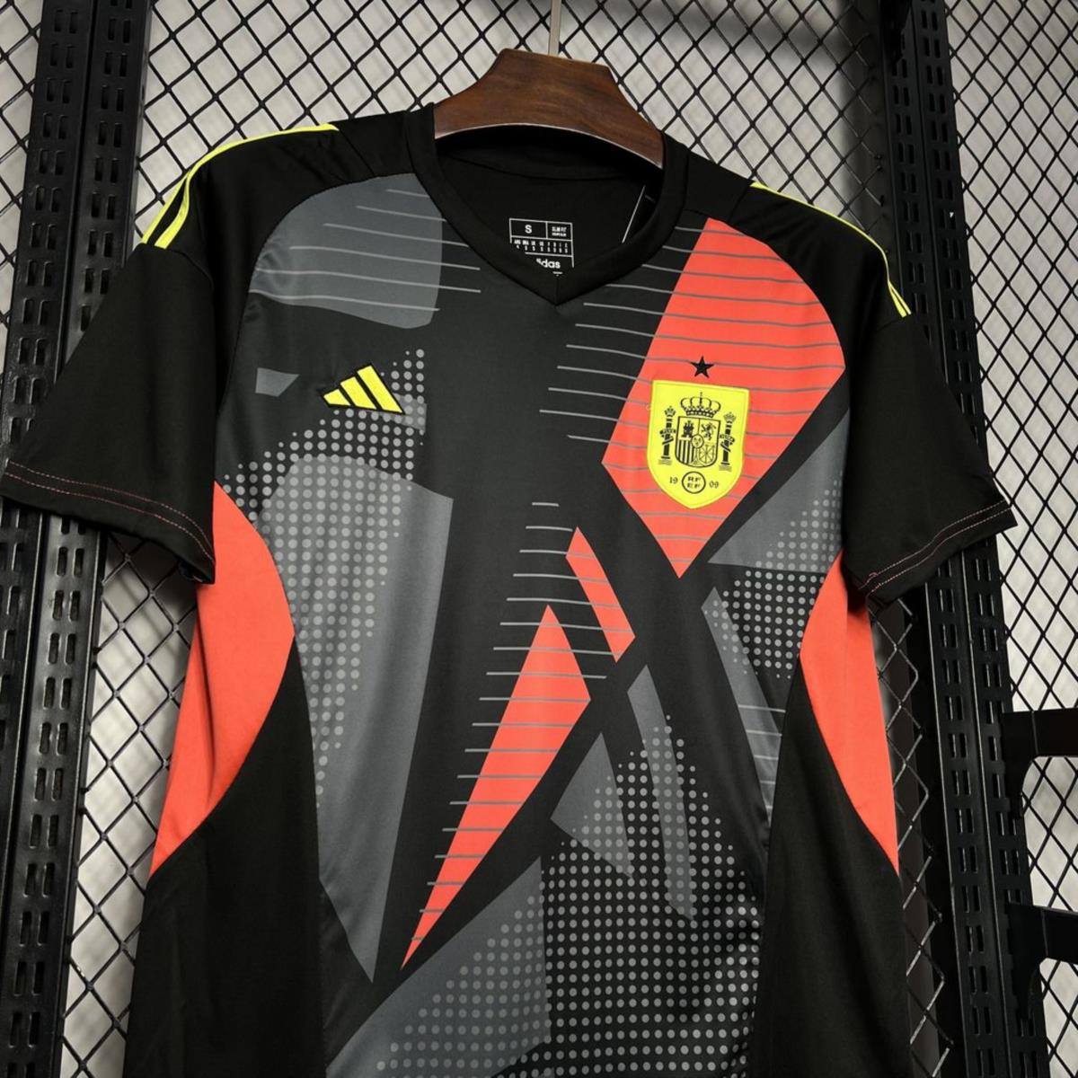 24/25 Spain Euro Goalkeeper uniform Jersey Fan Version