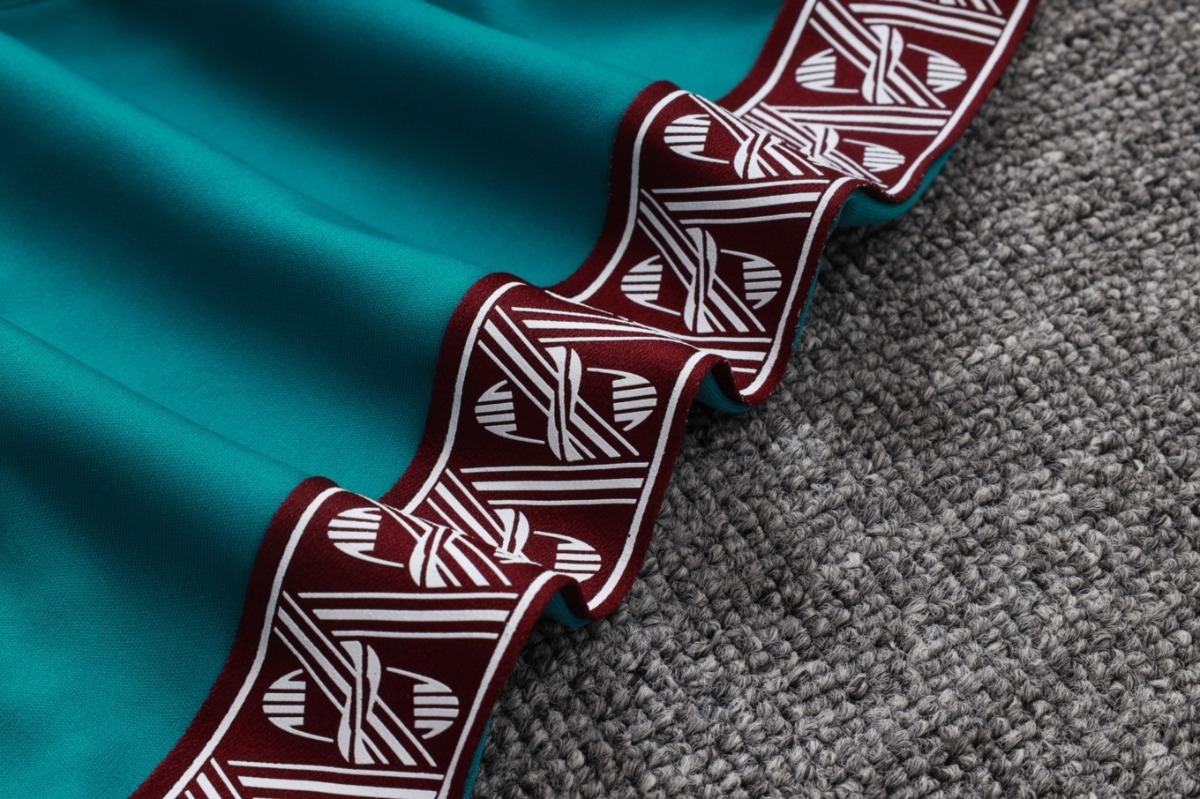 2026 Portugal Green Long-sleeved half-pull training kit