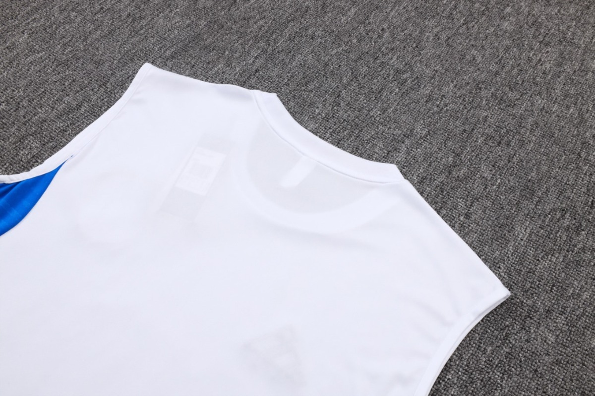 2026 Manchester United White Training Set Shirt andShorts