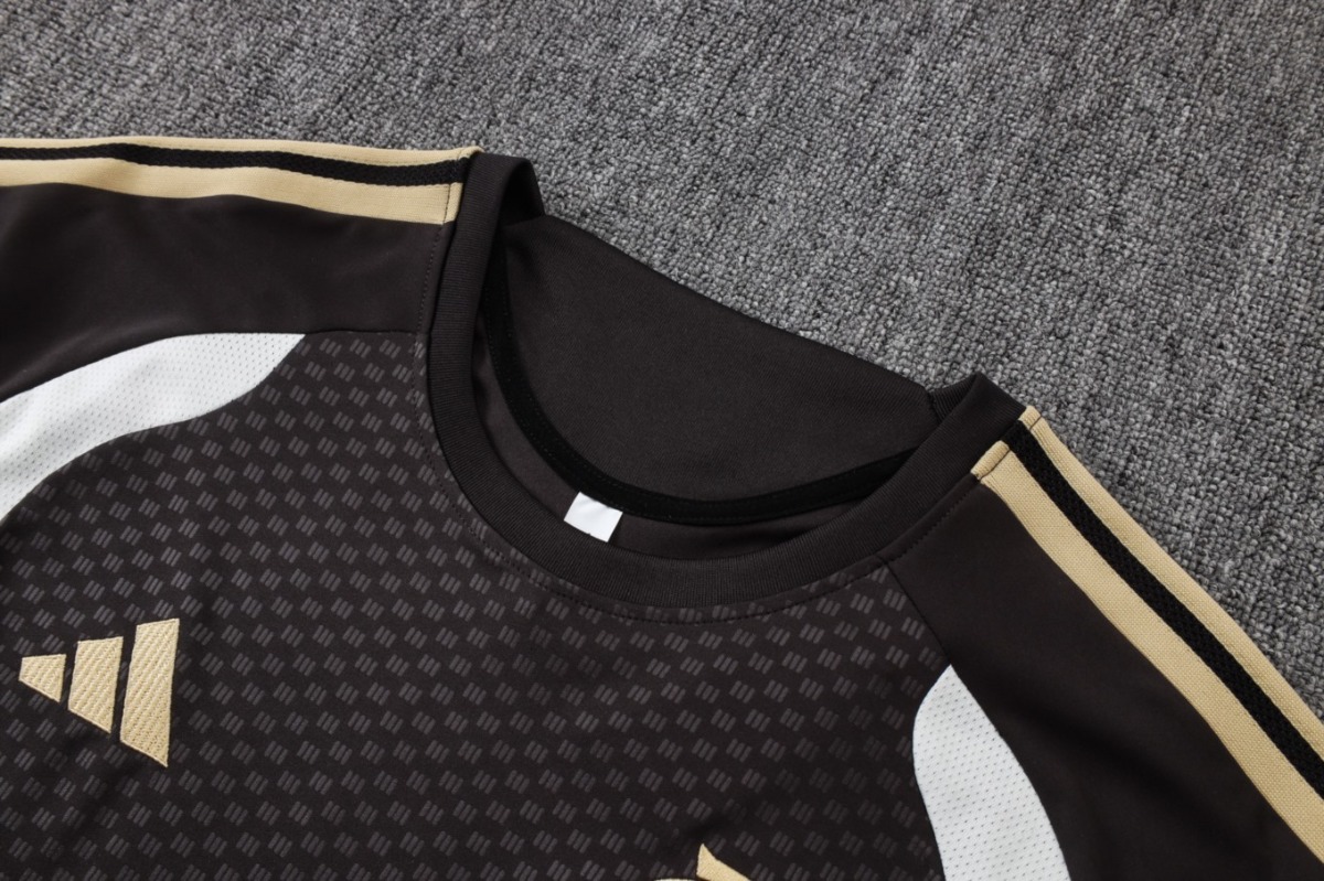 2026 Flamengo Dark brown Training Set Shirt and Shorts