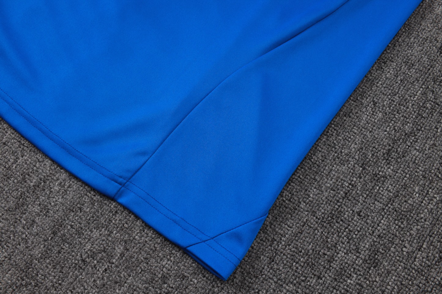 202526 Manchester United Bright Blue Long-sleeved half-pull training kit Football team kit