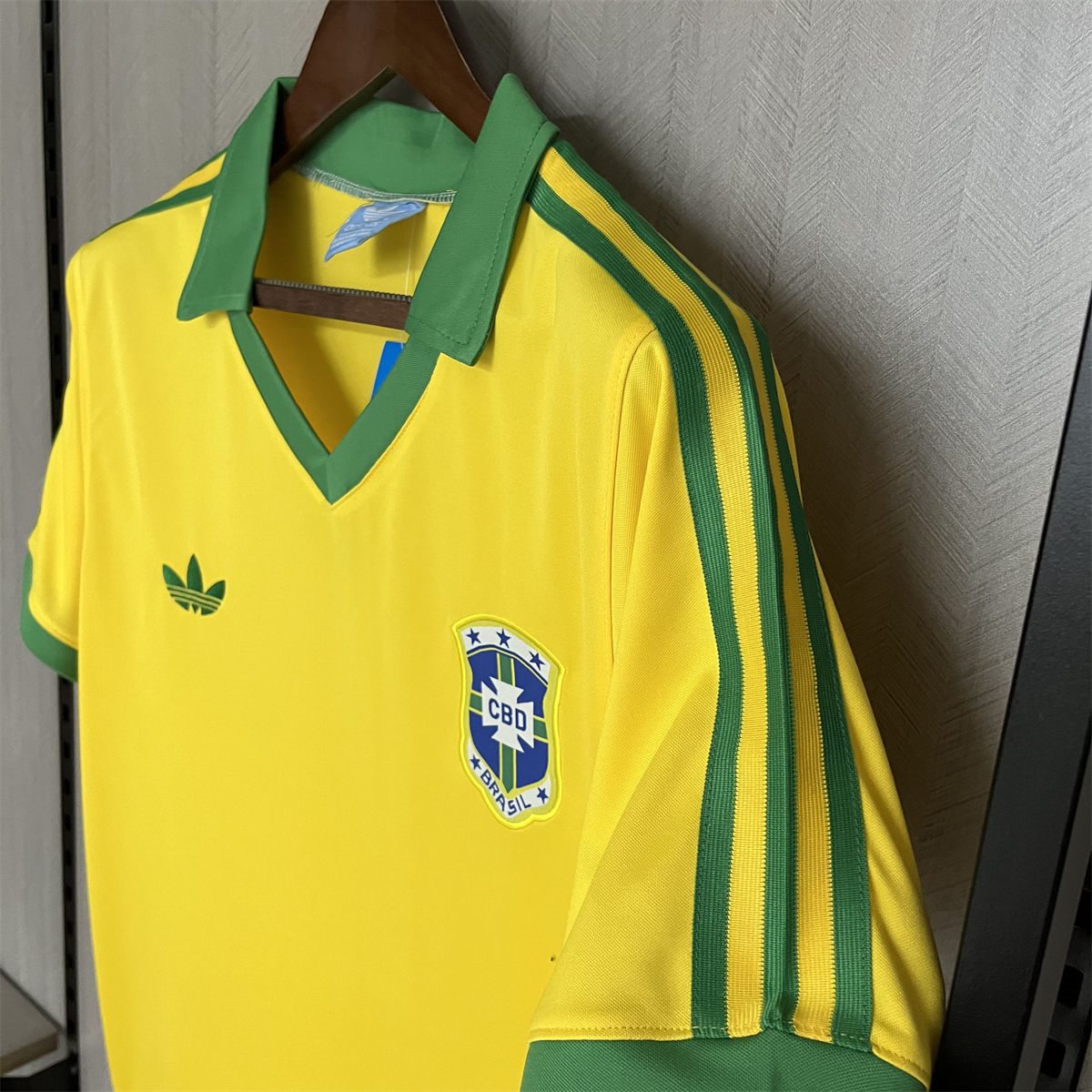 Retro 1979 Brazil home jersey Fan Version