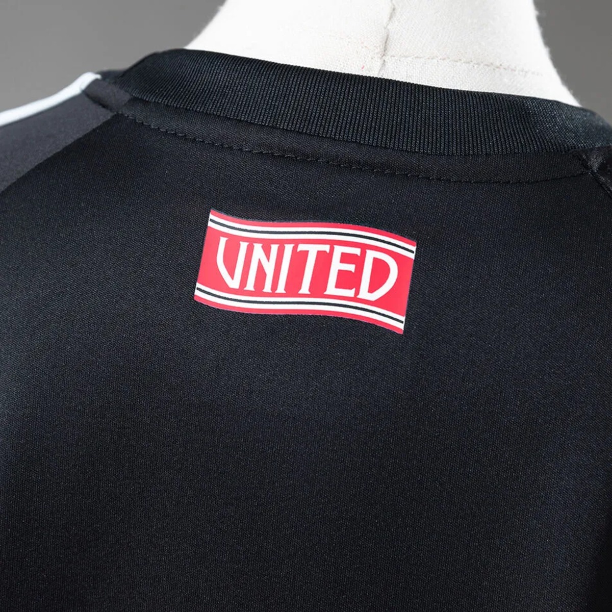 2026/27 Manchester United Goalkeeper Kids Kits