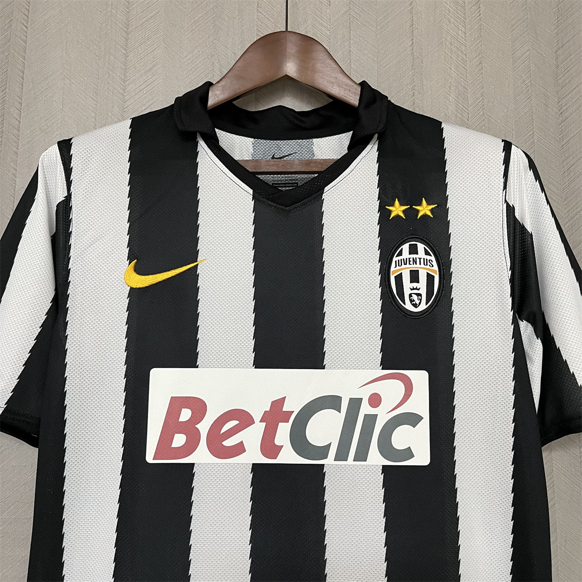 Retro Juventus 10/11 Home  jersey Fan Version