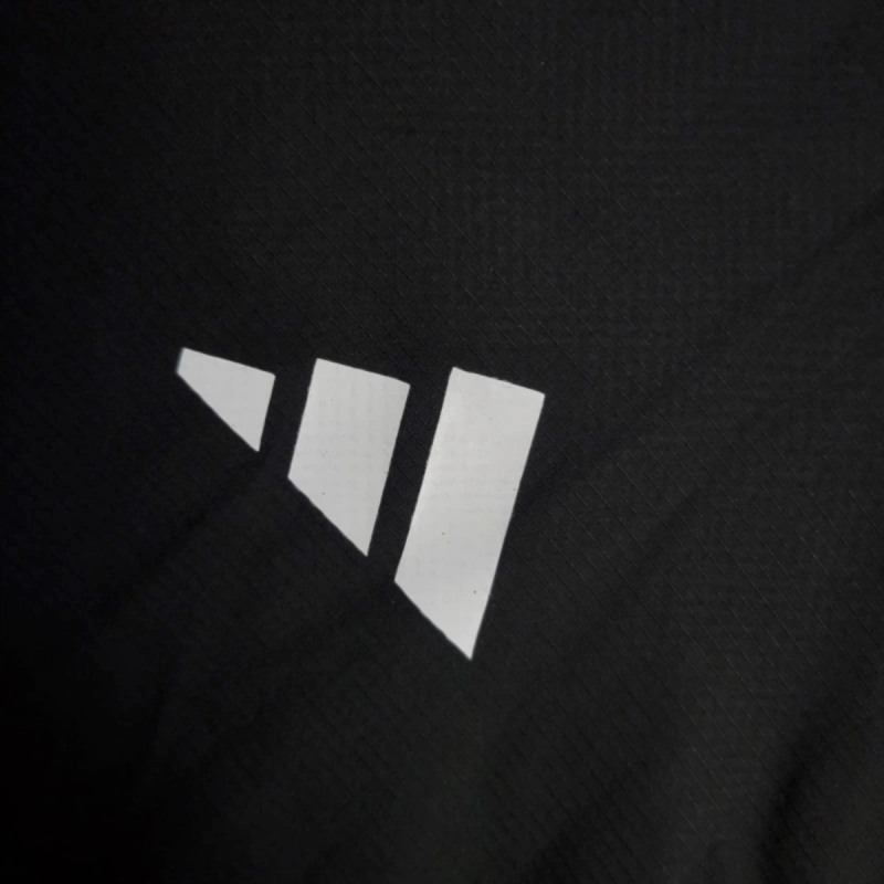 2025 Newcastle United Black Windbreaker Sport Unifom jersey Sport Unifom