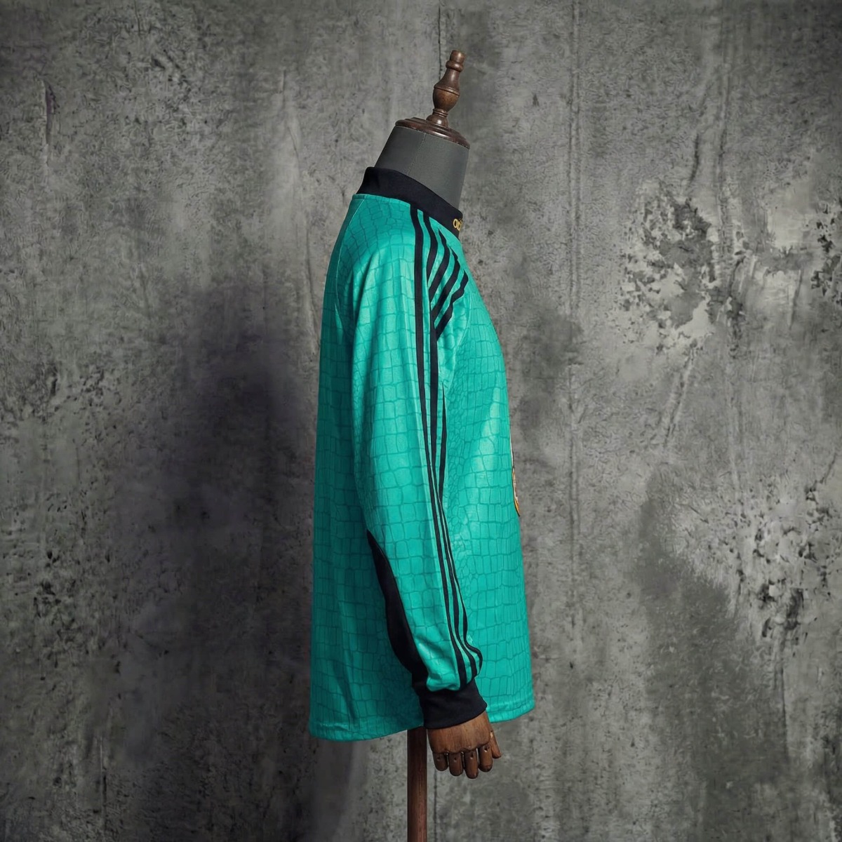 Retro Newcastle United  1997/98 Goalkeeper jersey Long Sleeve Fan Version