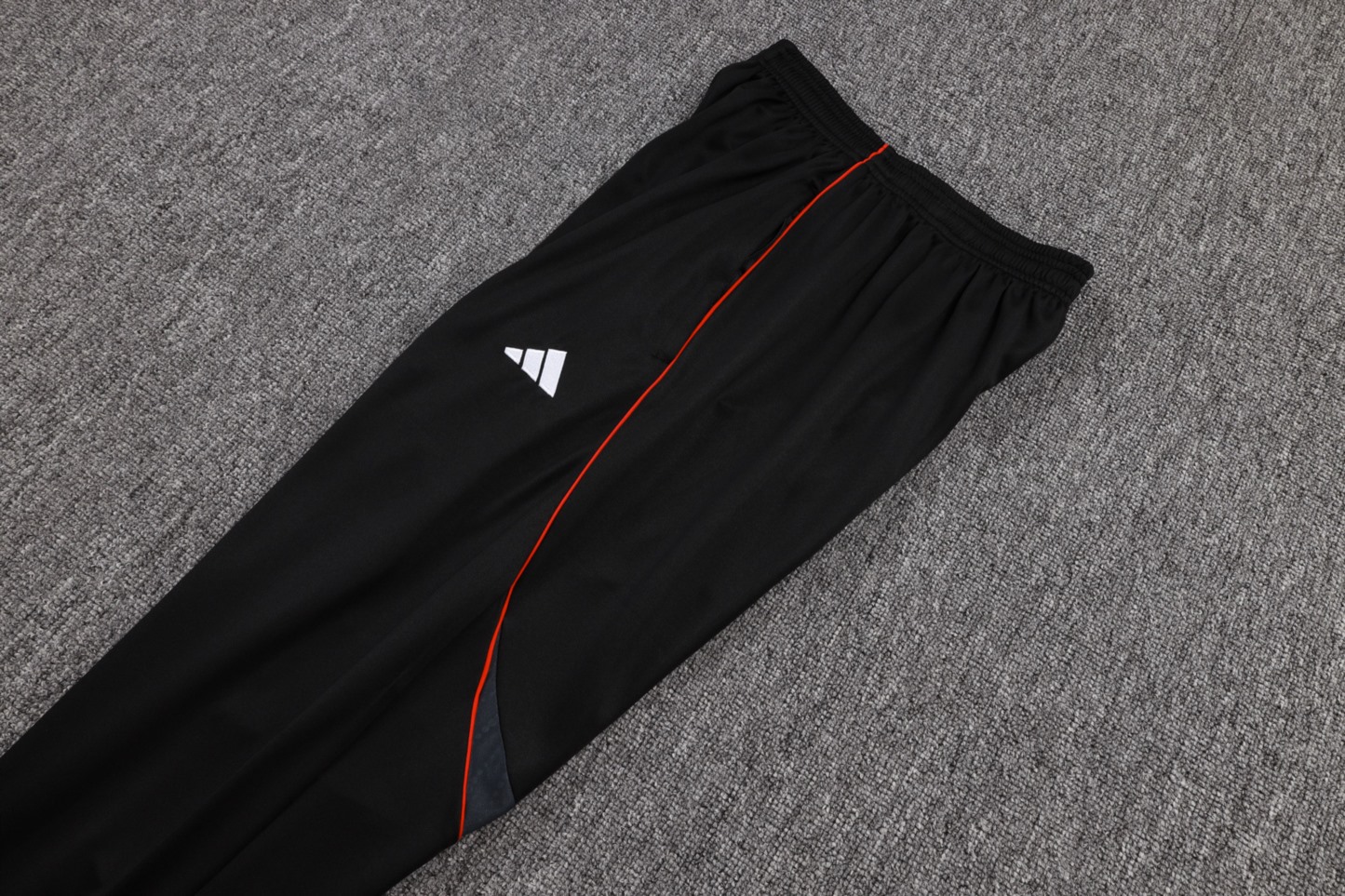 202526 Ajax white-black Long-sleeved half-pull training kit Football team kit