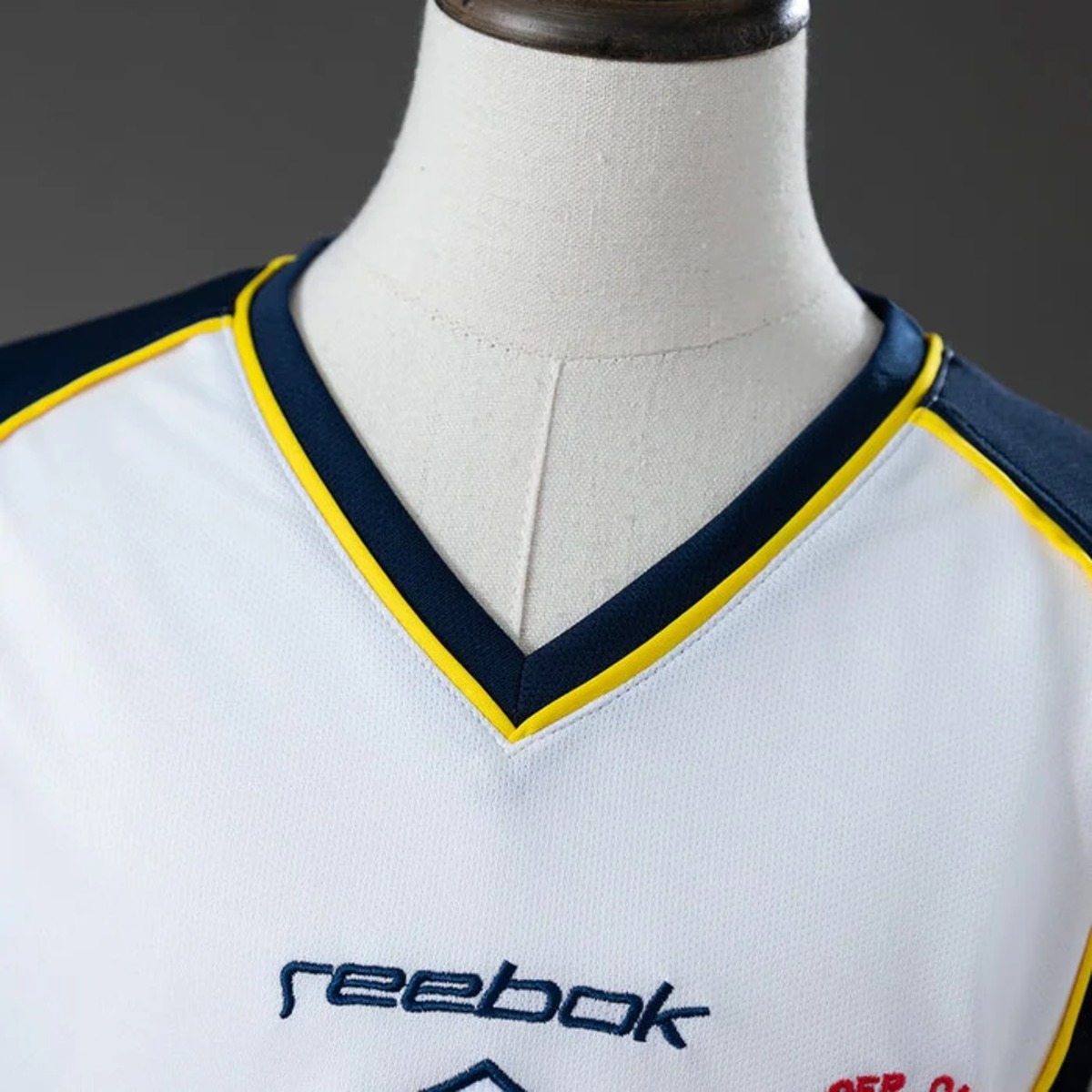 Retro Liverpool 2001/02 Away Kid Kits