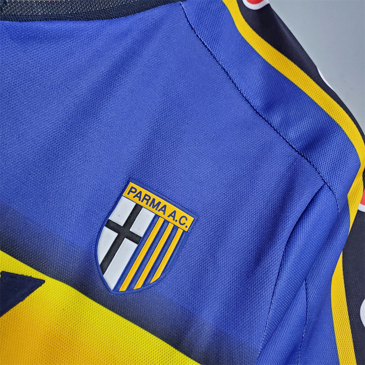 Retro Parma 01/02 Home jersey Fan Version