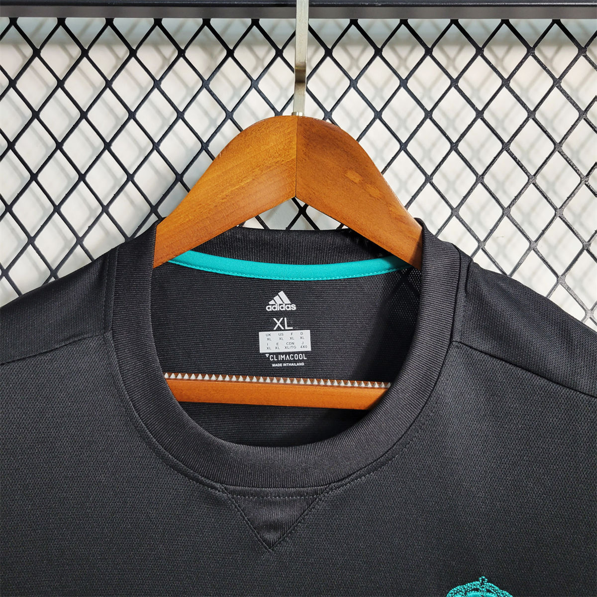Retro Real Madrid 17/18 Away Long Sleeve jersey Fan Version
